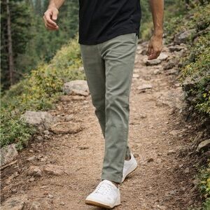 American Eagle Extreme Flex Slim Straight Chino Pants Men’s 31x32 Khaki Green